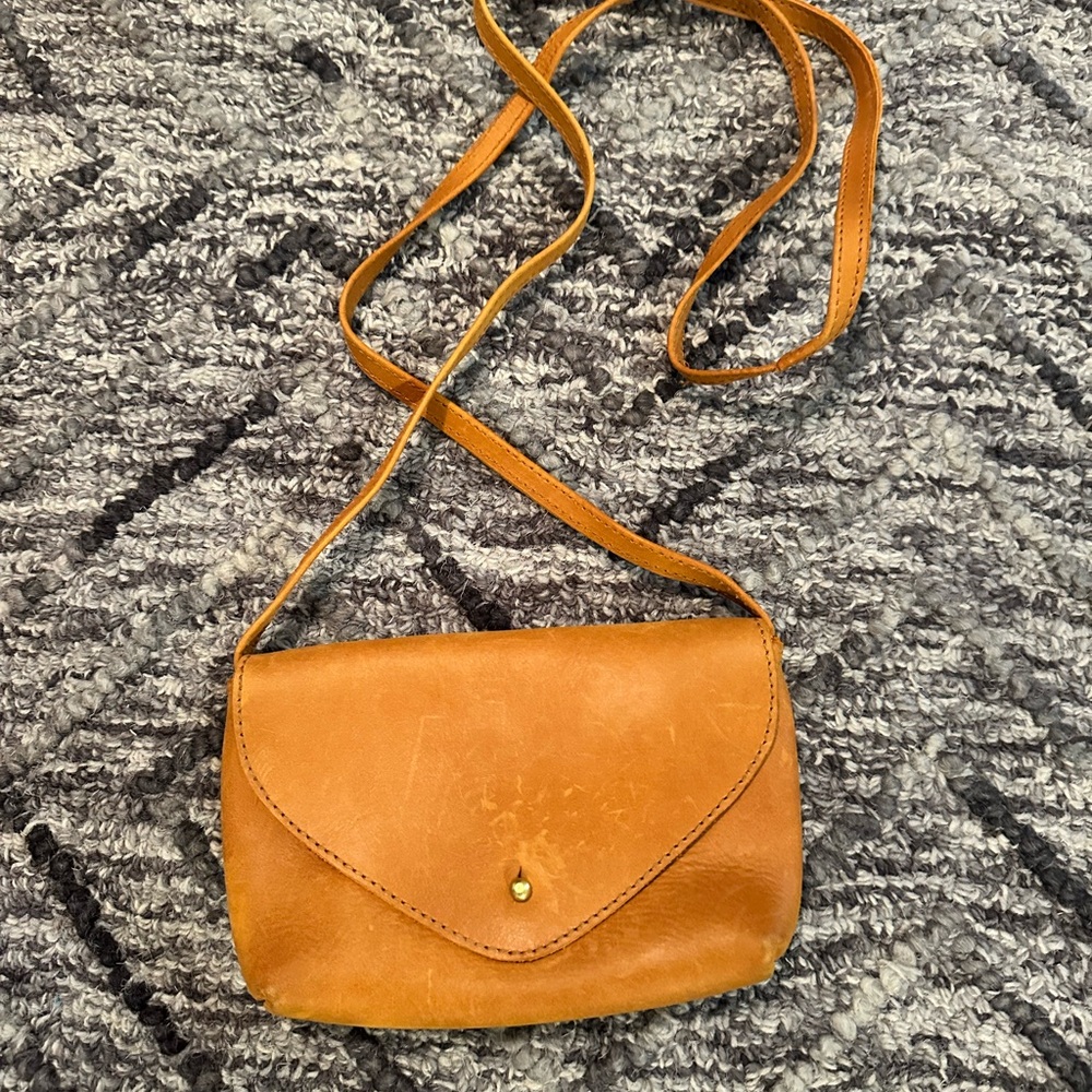Chic Tan Leather Crossbody Bag